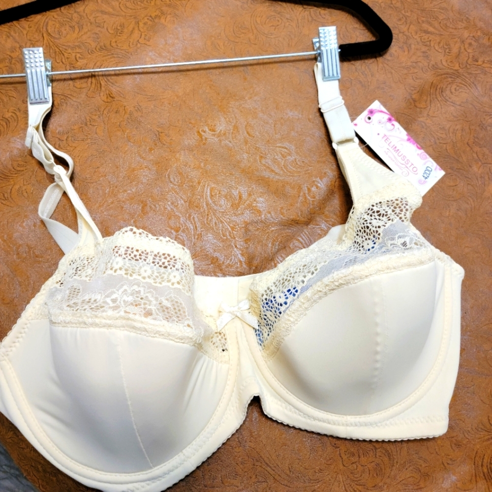 42DD bea by Telimussto